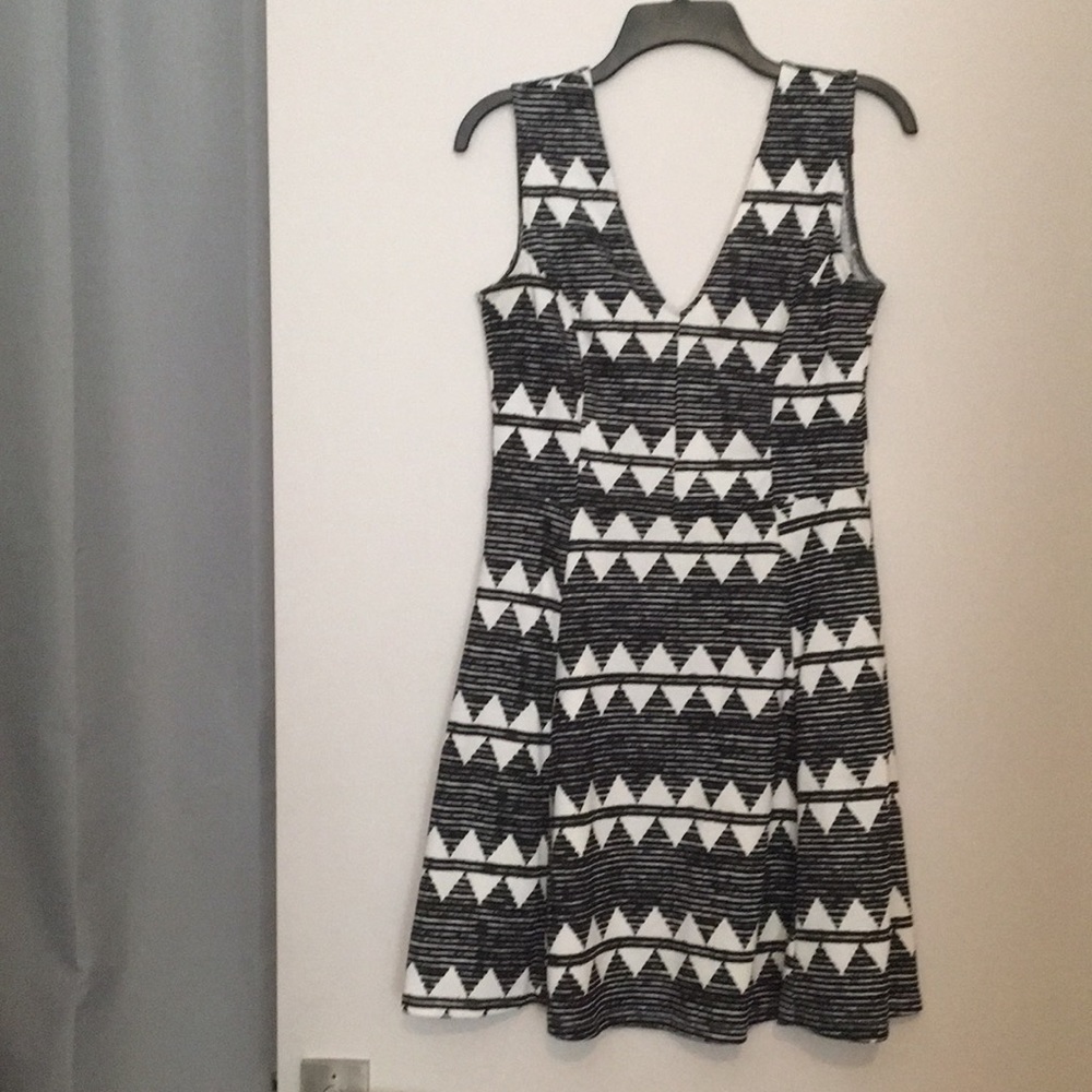 V-neck cotton dress